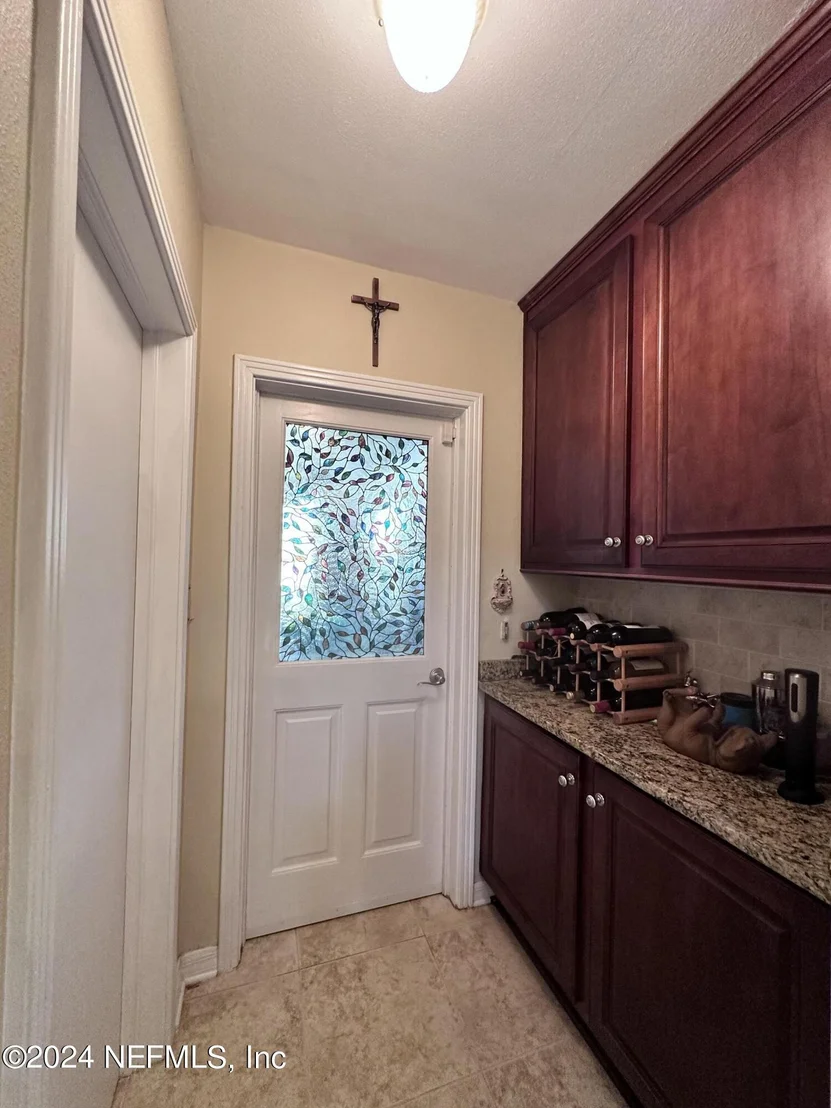 Photo of 1283 HARBOR OAKS Road