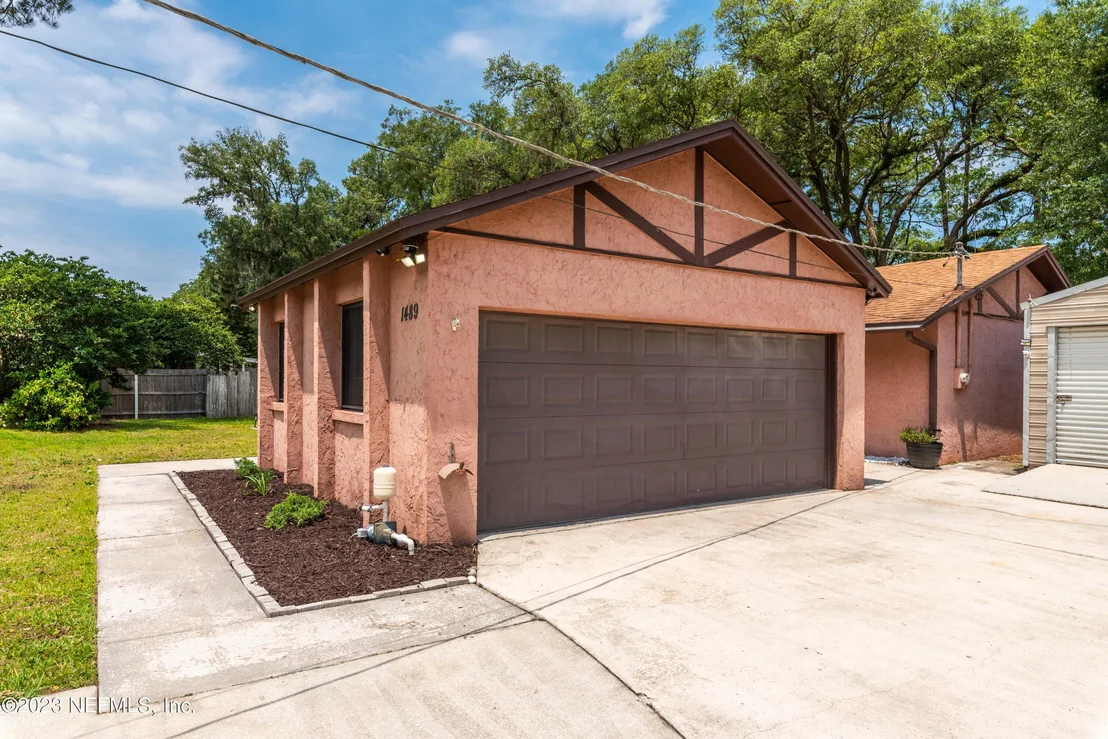Photo of 1489 SATSUMA Road