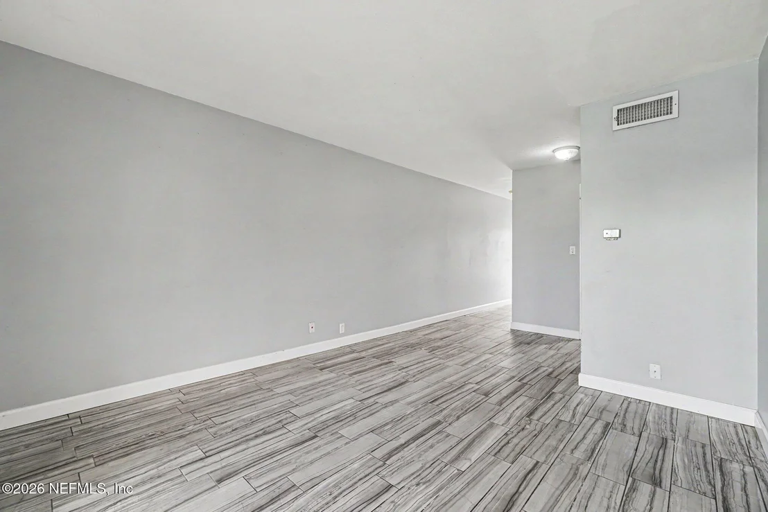 Photo of Unit 1C at 22 COMARES Avenue