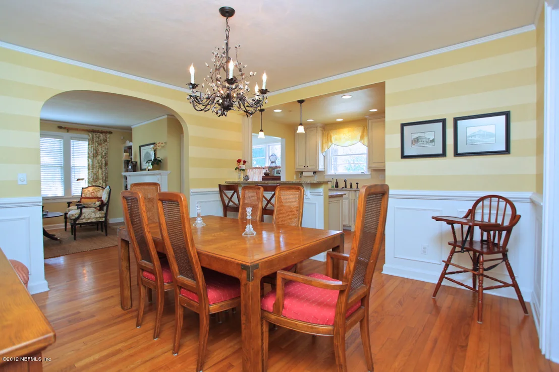 Photo of 1405 Mapleton Road