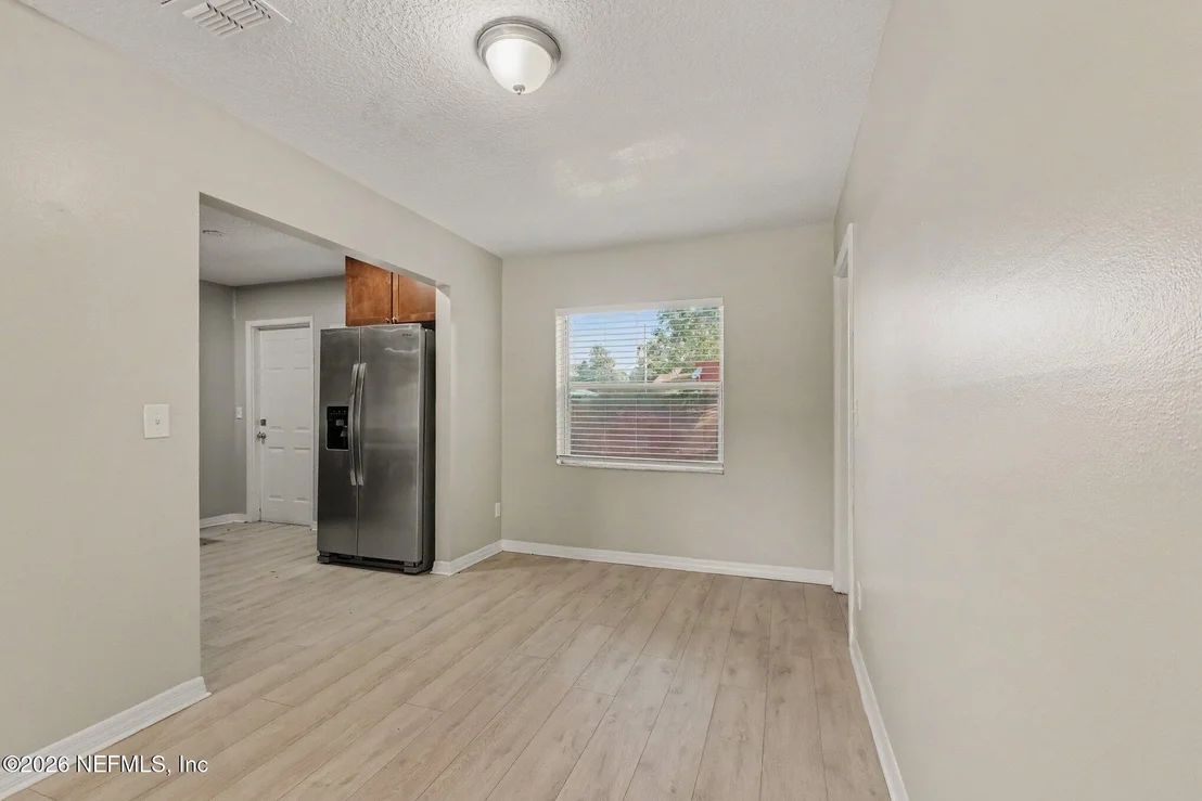 Photo of 6423 SHETLAND Road