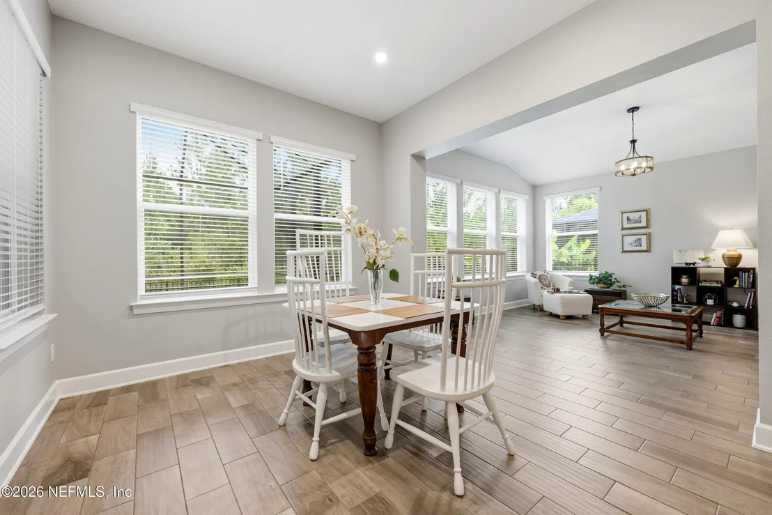Photo of 359 GLENNEYRE Circle