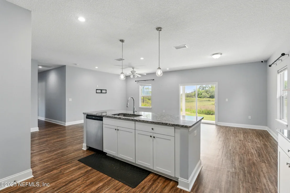Photo of 9706 SIBBALD Road