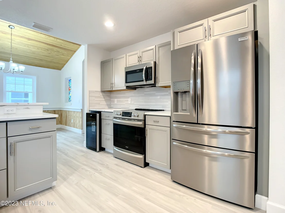 Photo of 6635 MADISON Street