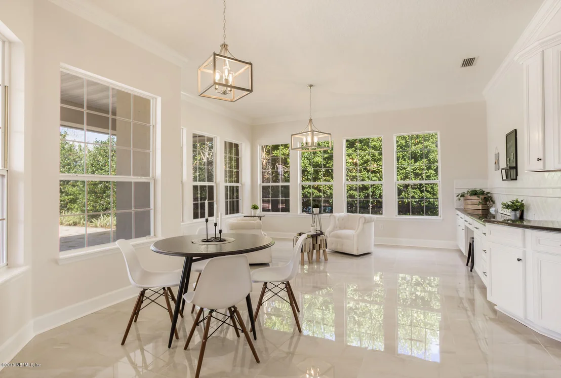 Photo of 147 LA MESA Drive