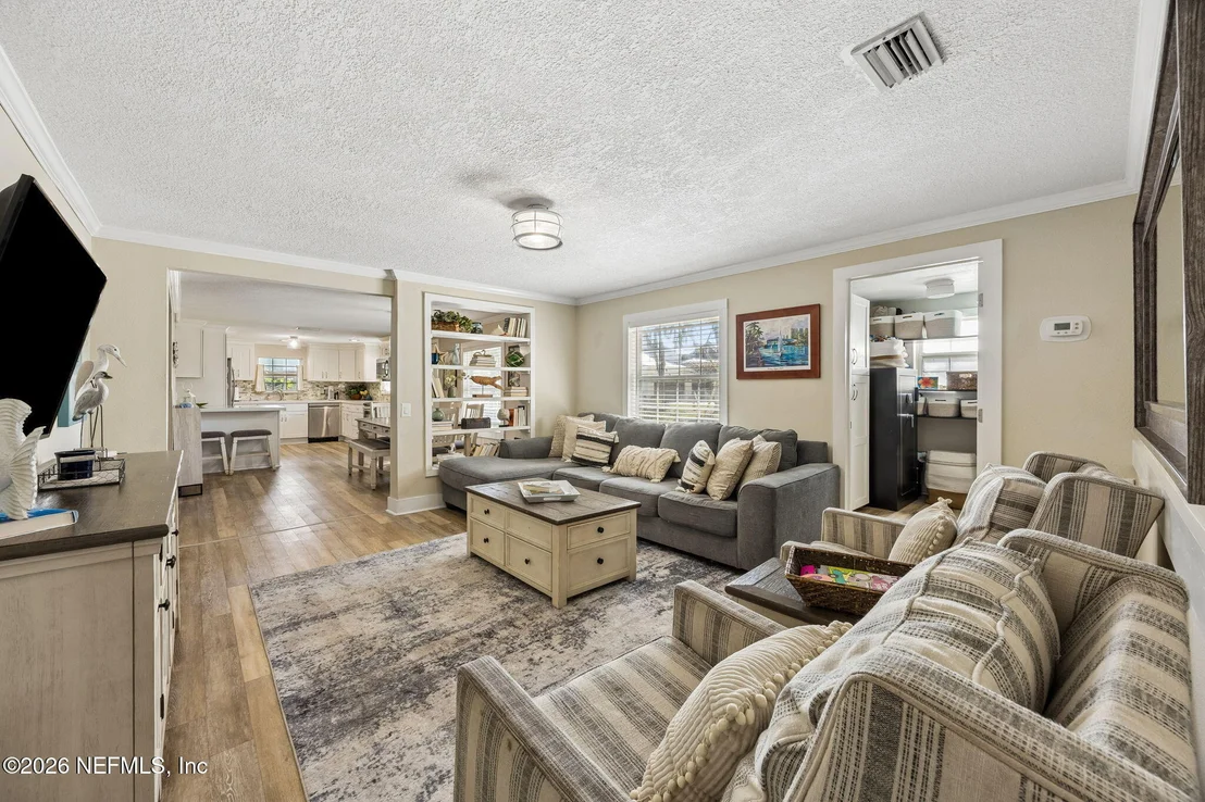 Photo of 8224 HALL Lane