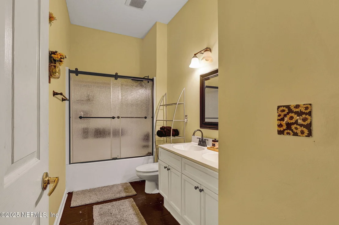 Photo of 1709 WINDOVER Place
