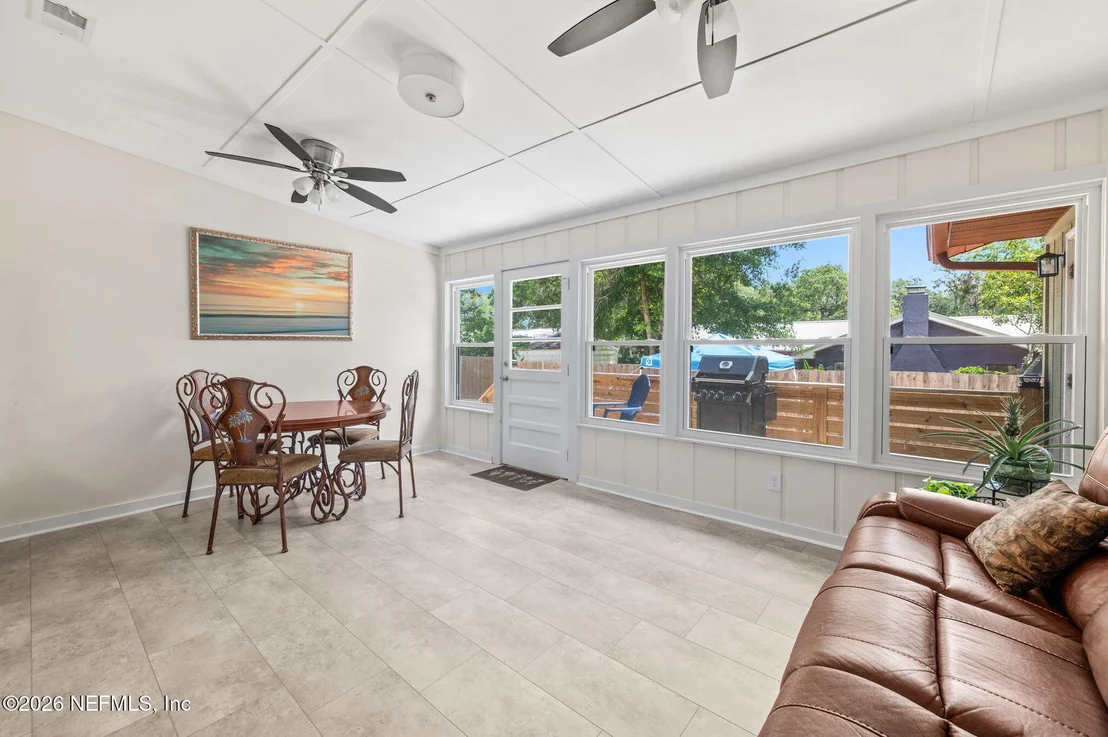Photo of 507 GENTIAN Road