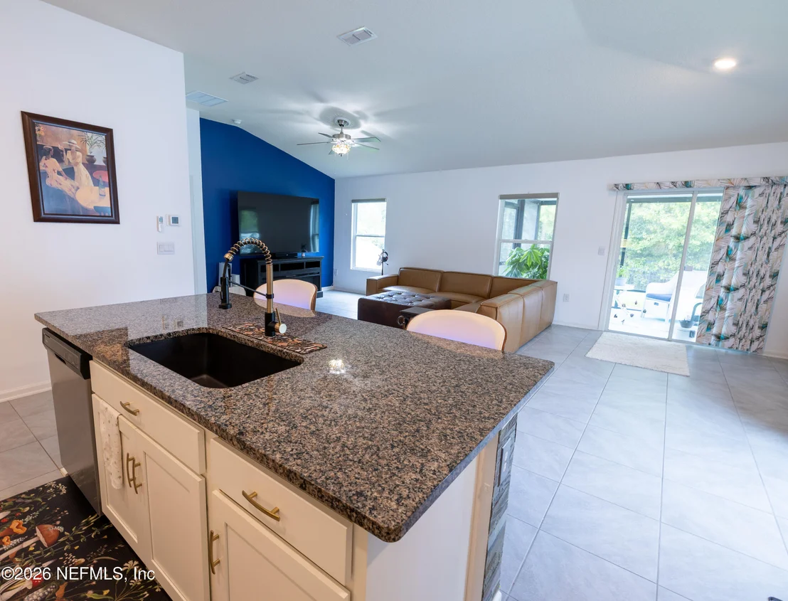 Photo of 68 OAKLEAF Way