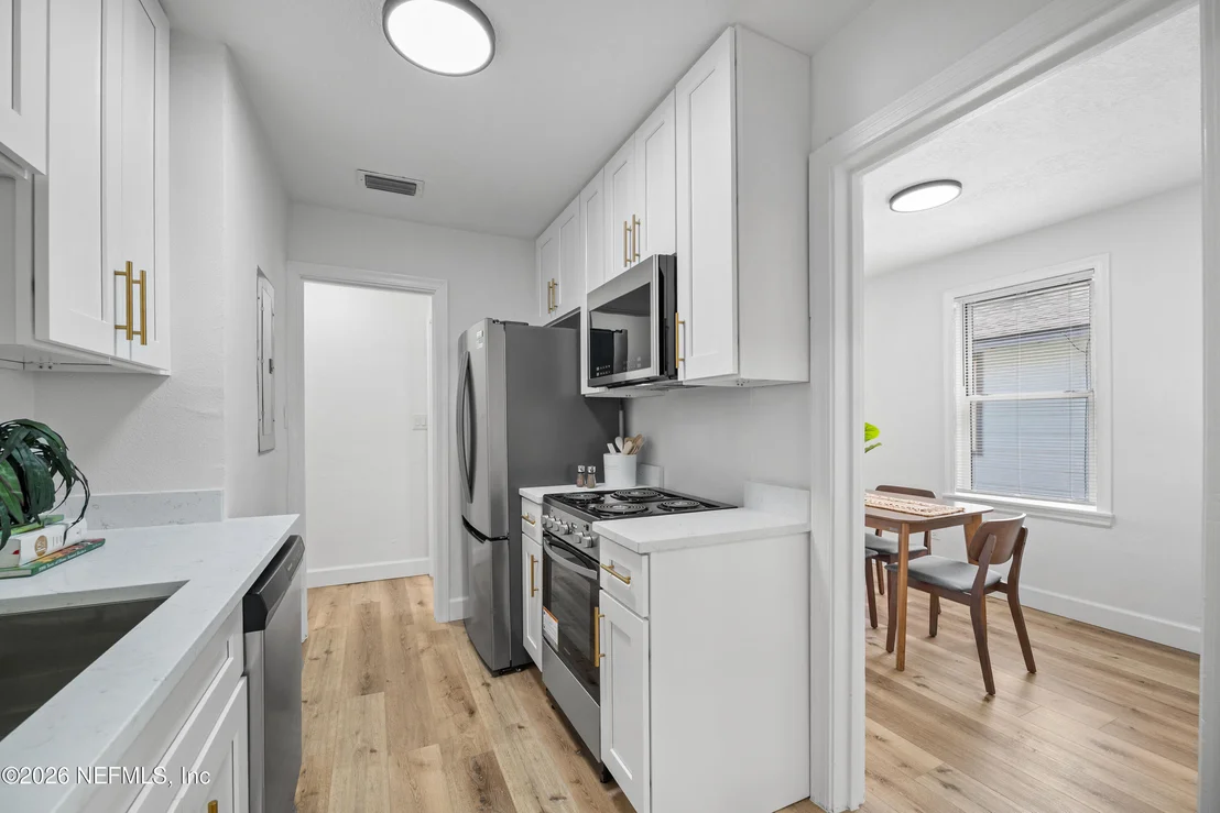 Photo of 4560 CRESCENT Street