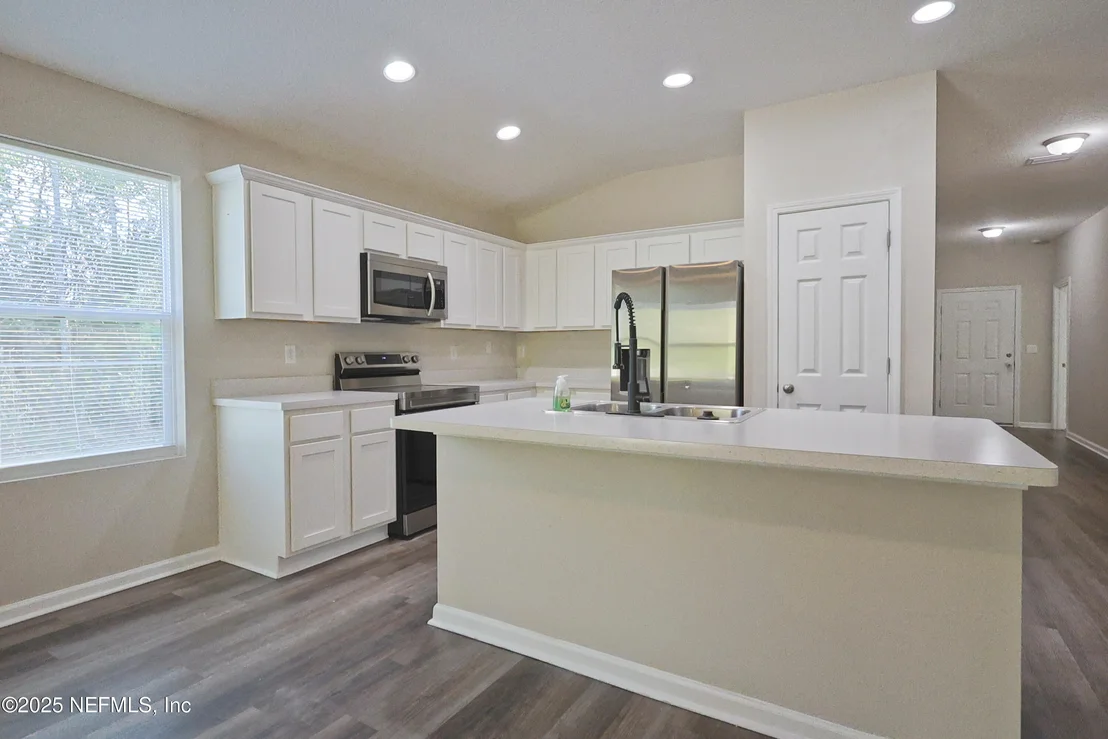 Photo of 52 PEPPERMINT Avenue