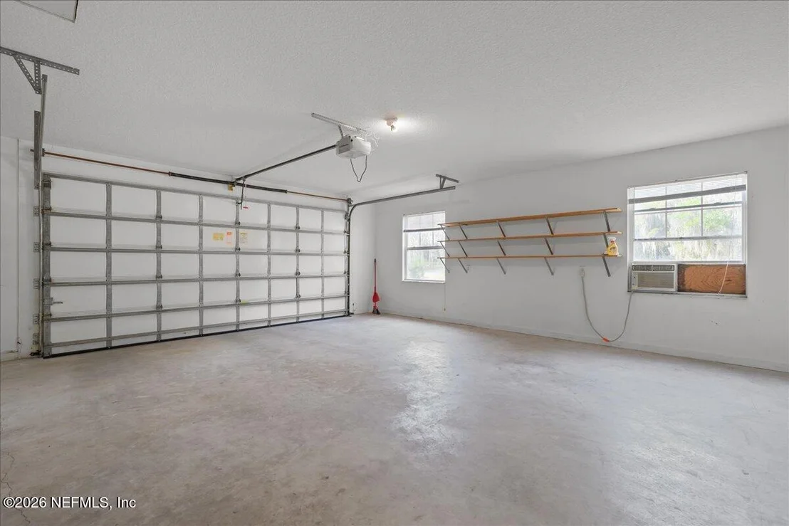 Photo of 533 W RIVER Road