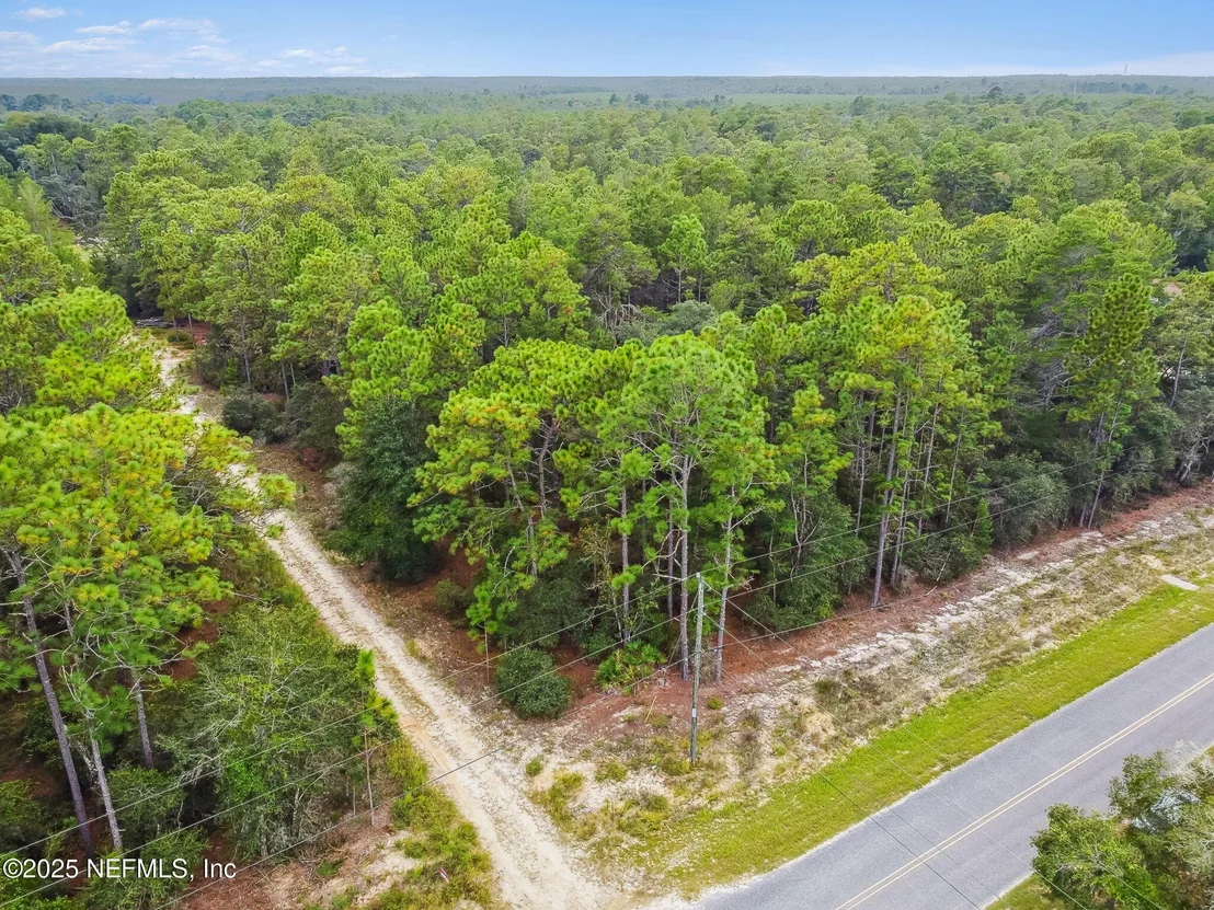 Photo of 401 EDGEHILL Road