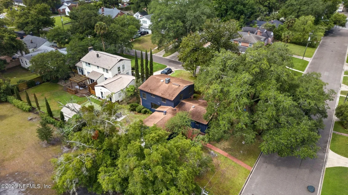 Photo of 2405 PINERIDGE Road