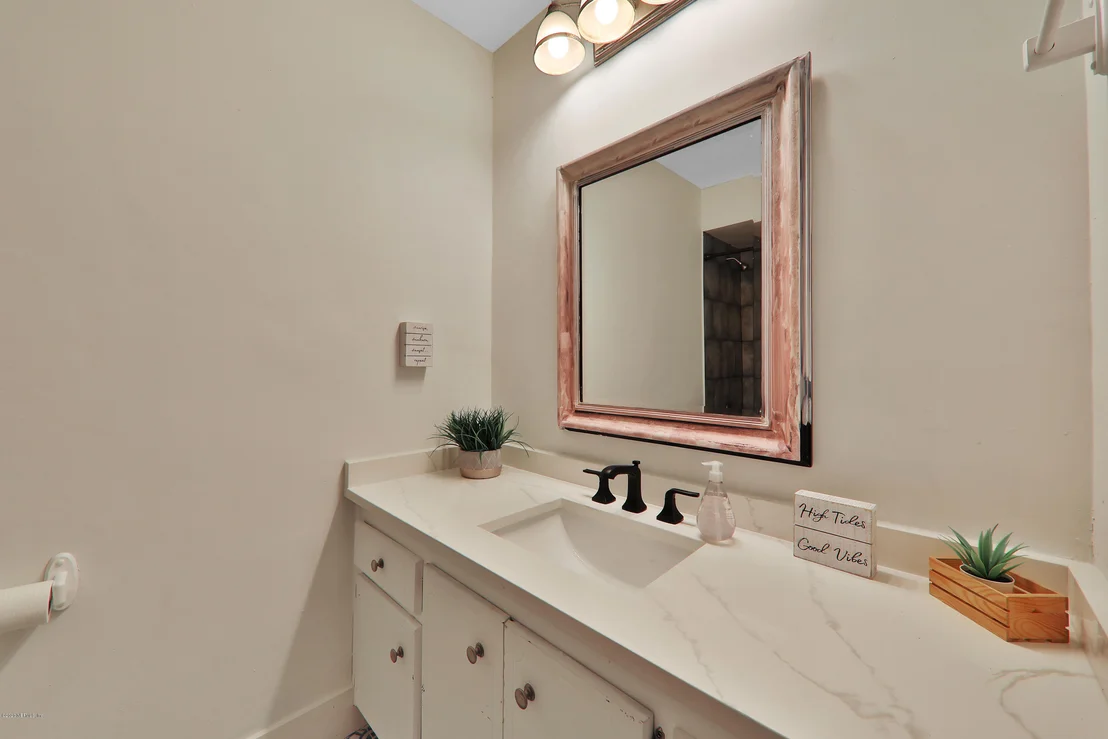 Photo of 2800 FOREST OAKS Drive