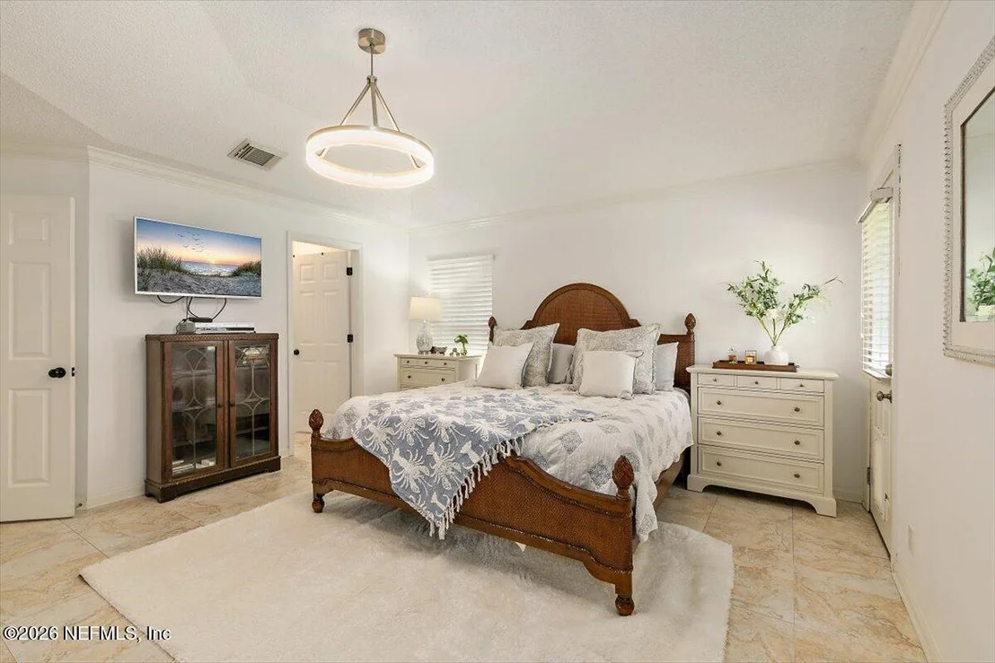 Photo of 525 SUNSET Drive