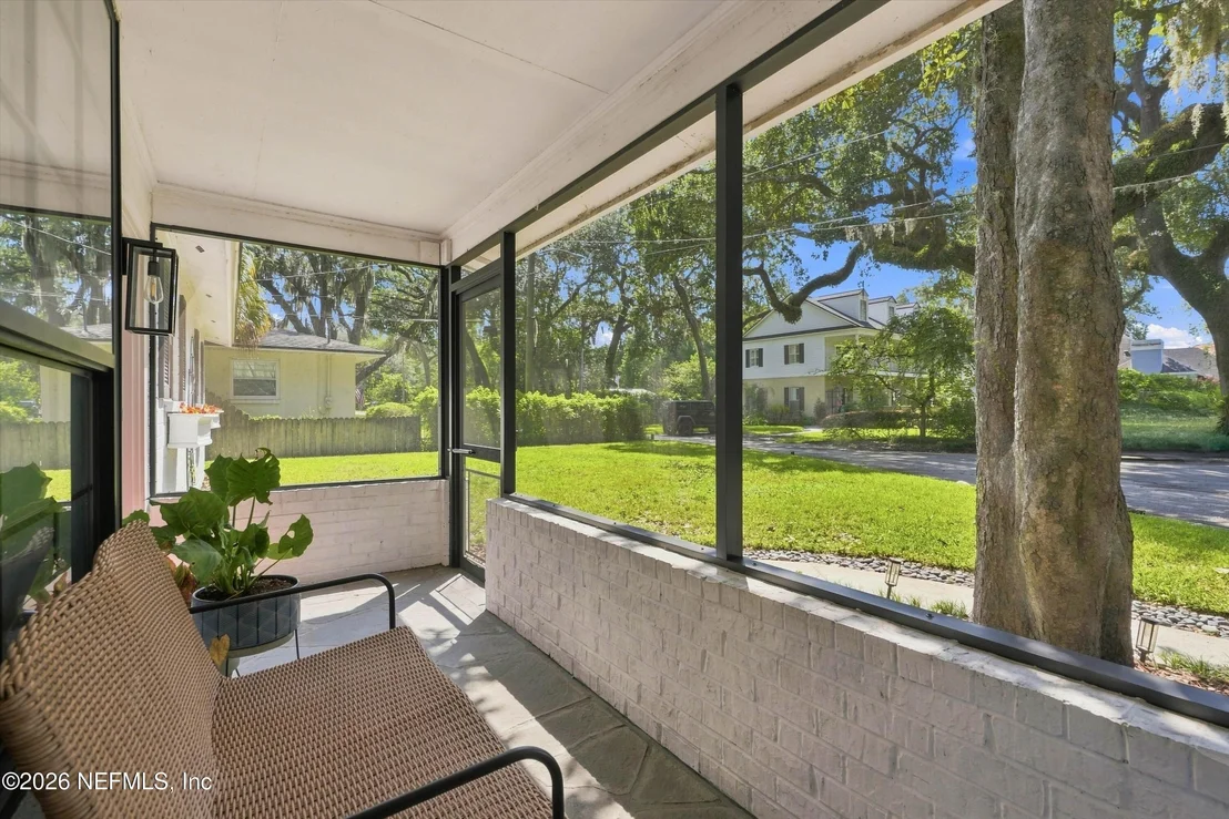 Photo of 1347 REDBUD Lane