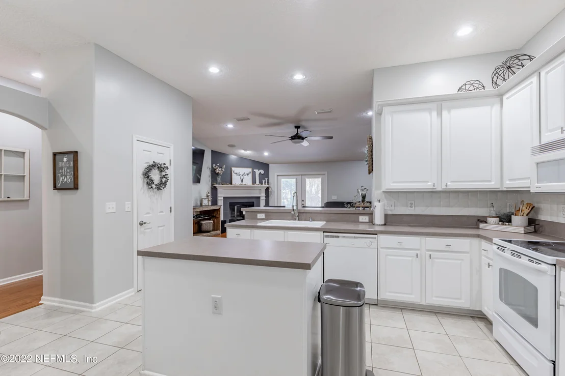 Photo of 4079 EDGELAND Trail