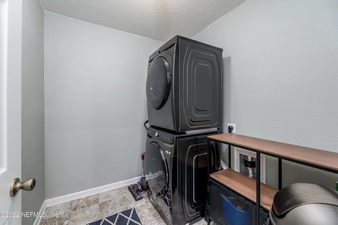 Photo of 8174 GUILD Way