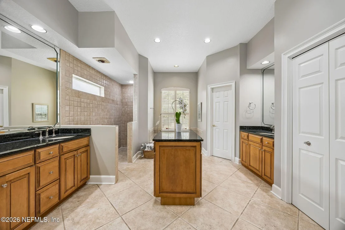 Photo of 189 LINKSIDE Circle