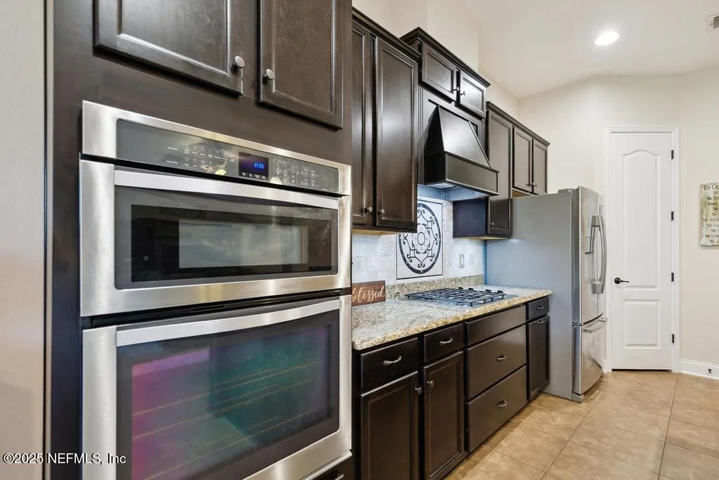 Photo of 46 GABACHO Court