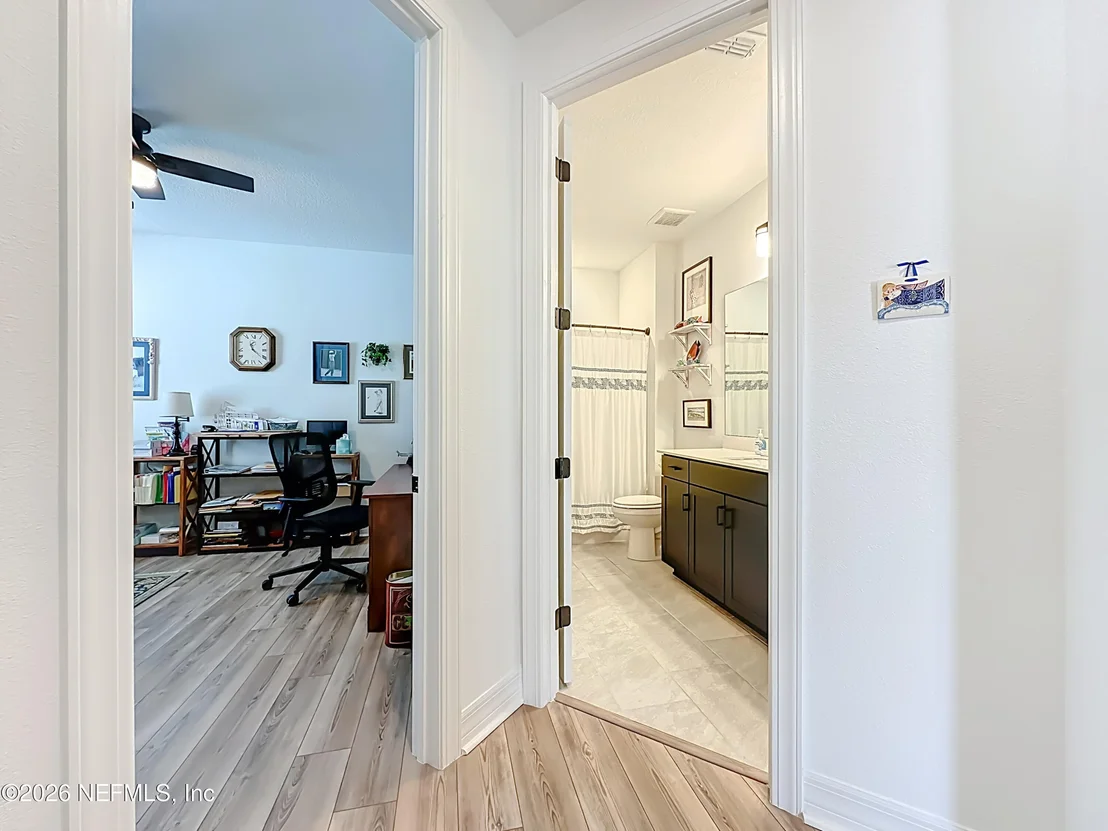 Photo of 426 HAWTHORN PARK Circle
