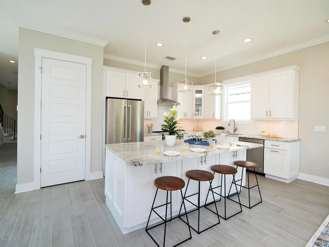 Photo of 232 DAVIS Street