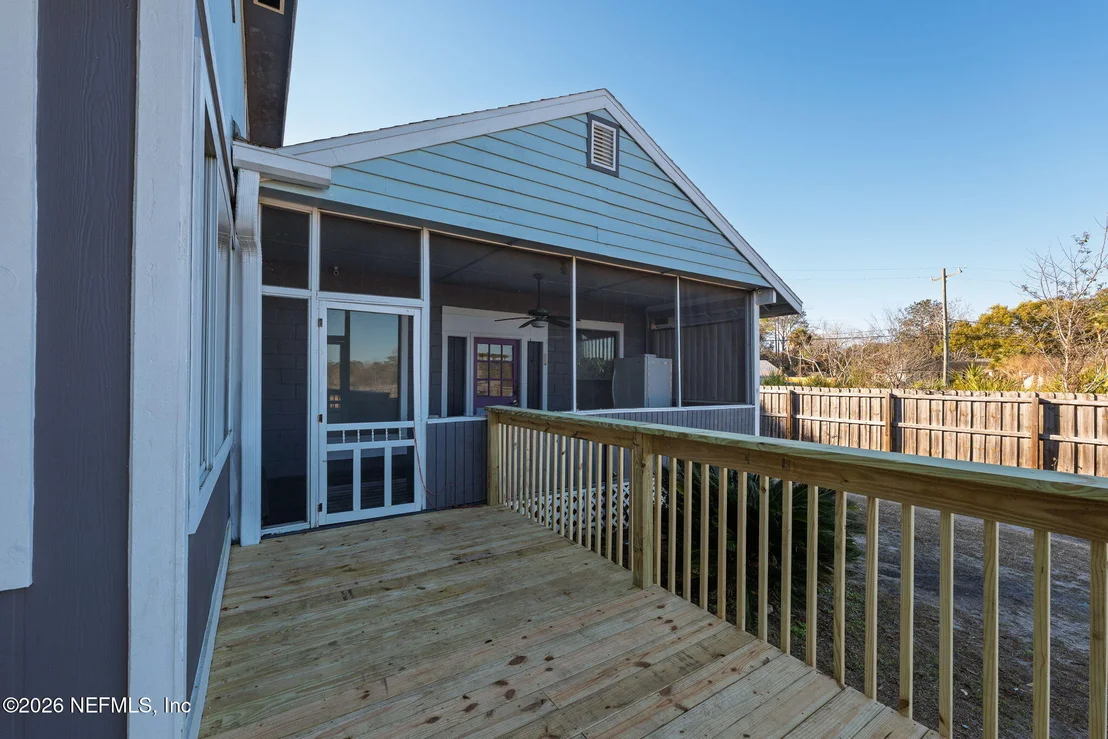 Photo of 1863 LIVE OAK Drive