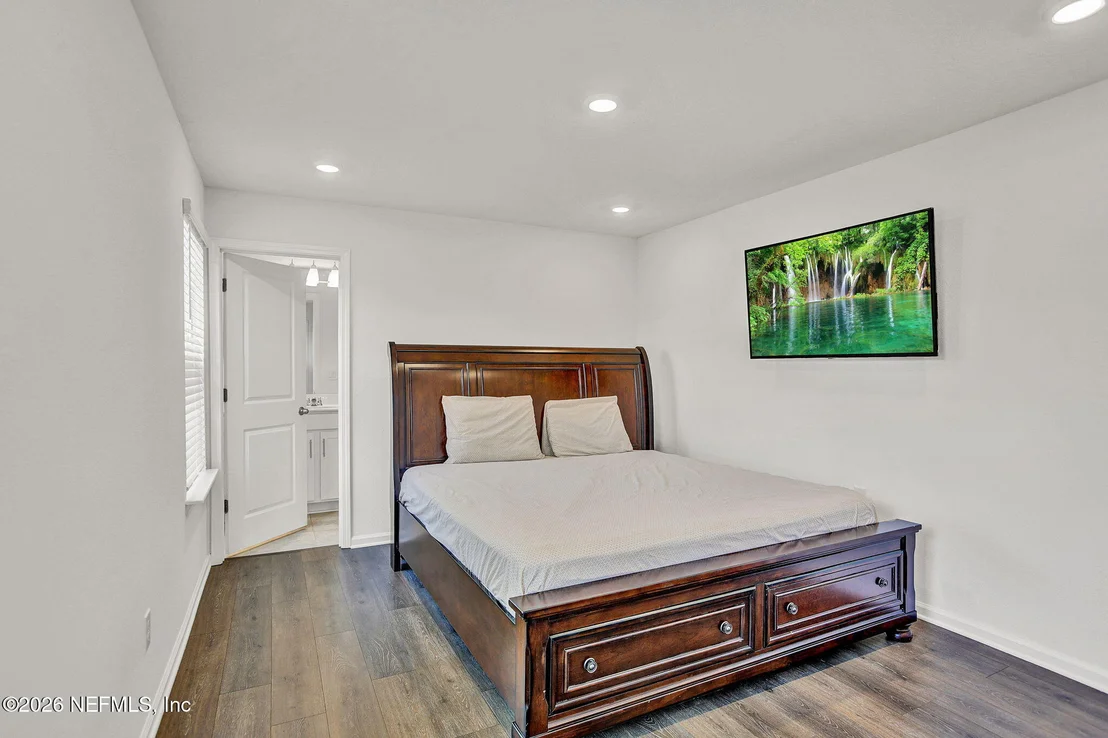 Photo of 25 SILVER LILY Way