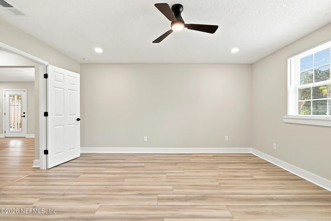 Photo of 5331 N NORTH RIVER Road