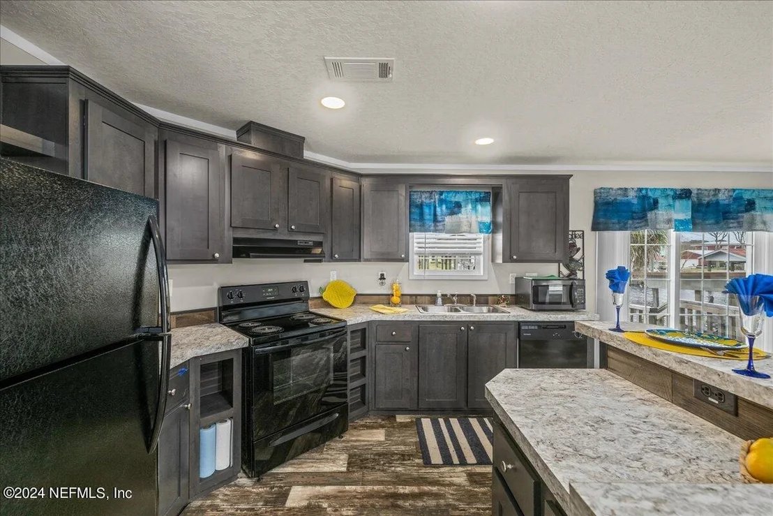 Photo of 152 MOONLITE Drive