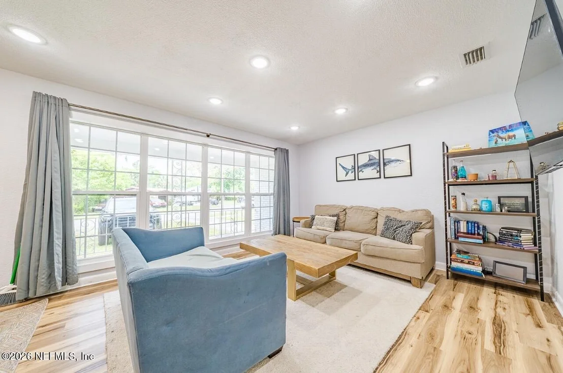 Photo of 2535 HAZEL Drive