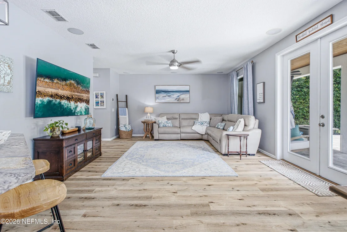 Photo of 95 HOWLAND Drive