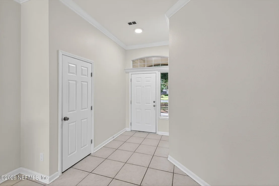 Photo of 121 E NOTTINGHAM Drive