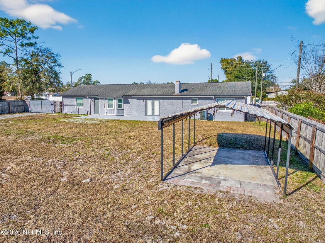 Photo of 8294 COLLINS Road