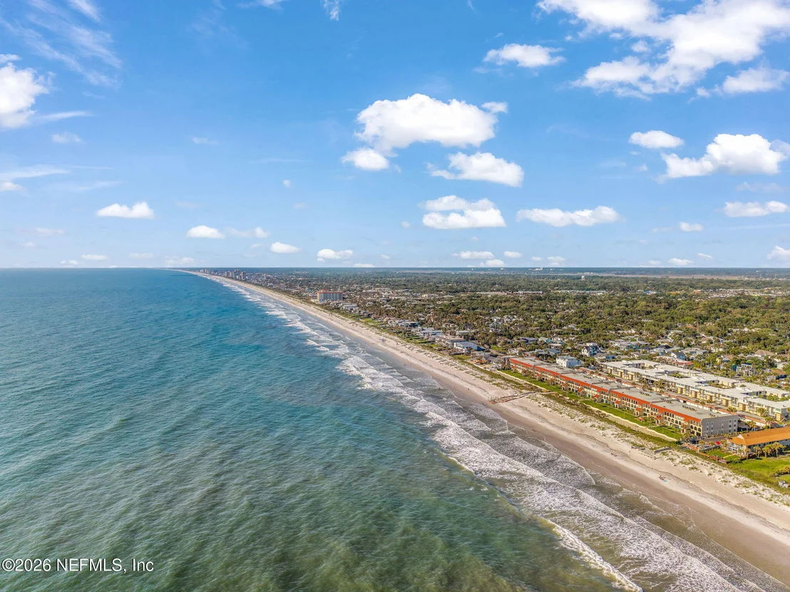 Photo of 1242 BEACH Avenue