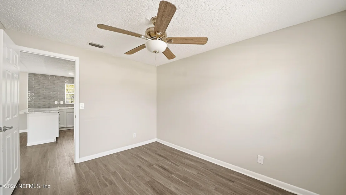Photo of 586 MADEIRA Drive