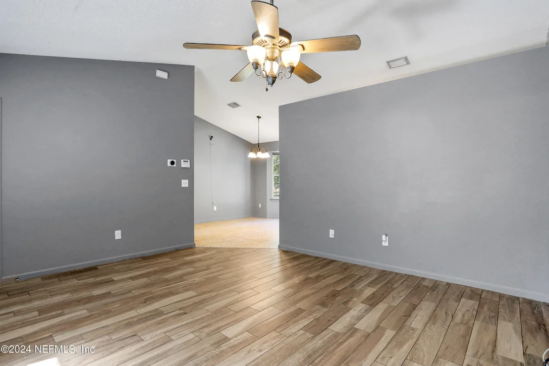 Photo of 2827 EAGLE POINT Road
