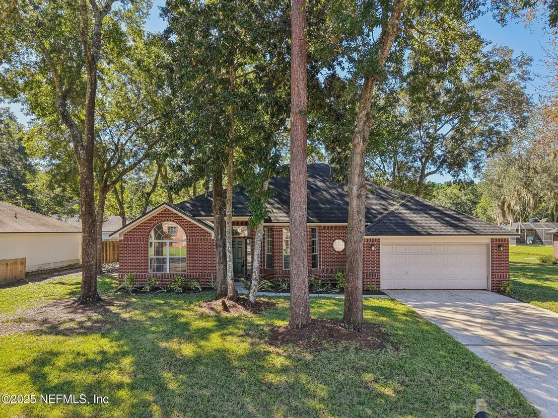 Photo of 208 HONEYSUCKLE Way