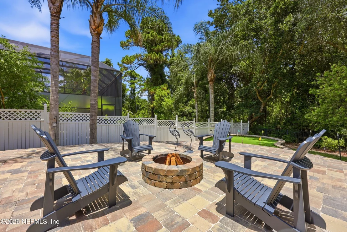 Photo of 828 RILEY Lane