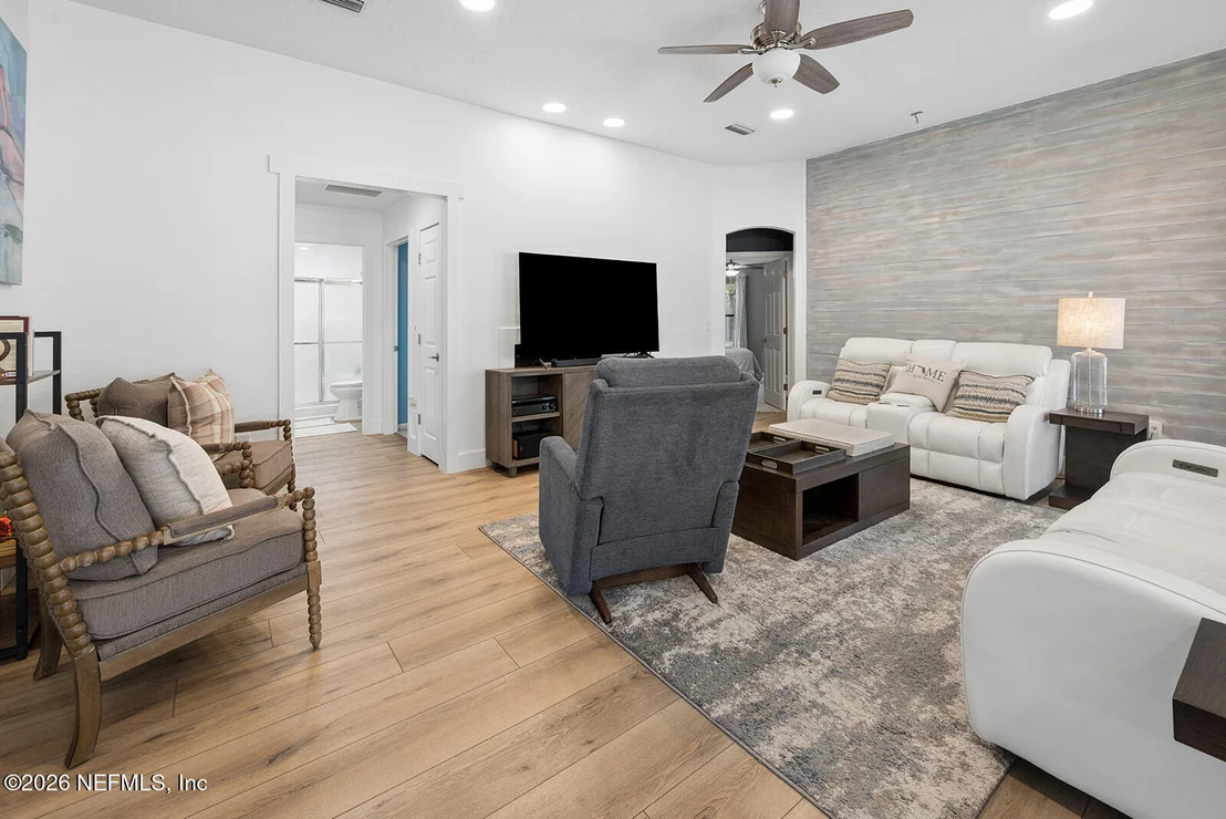 Photo of 424 JEFFERSON Avenue