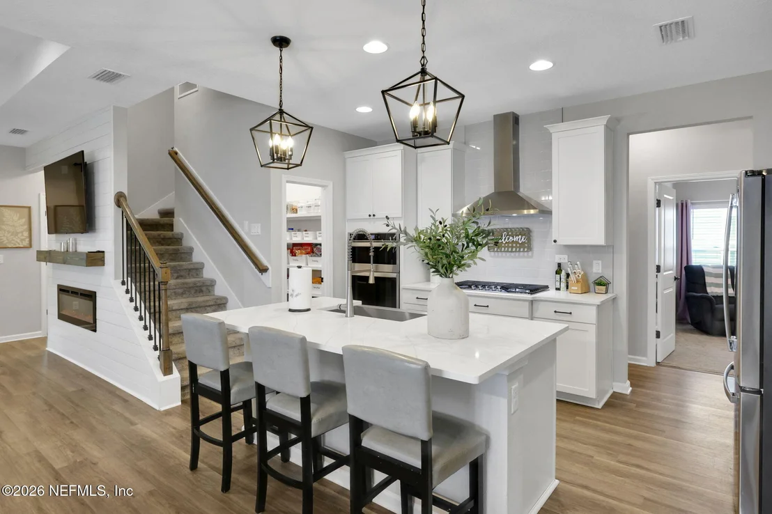 Photo of 98 YARDLEY Court