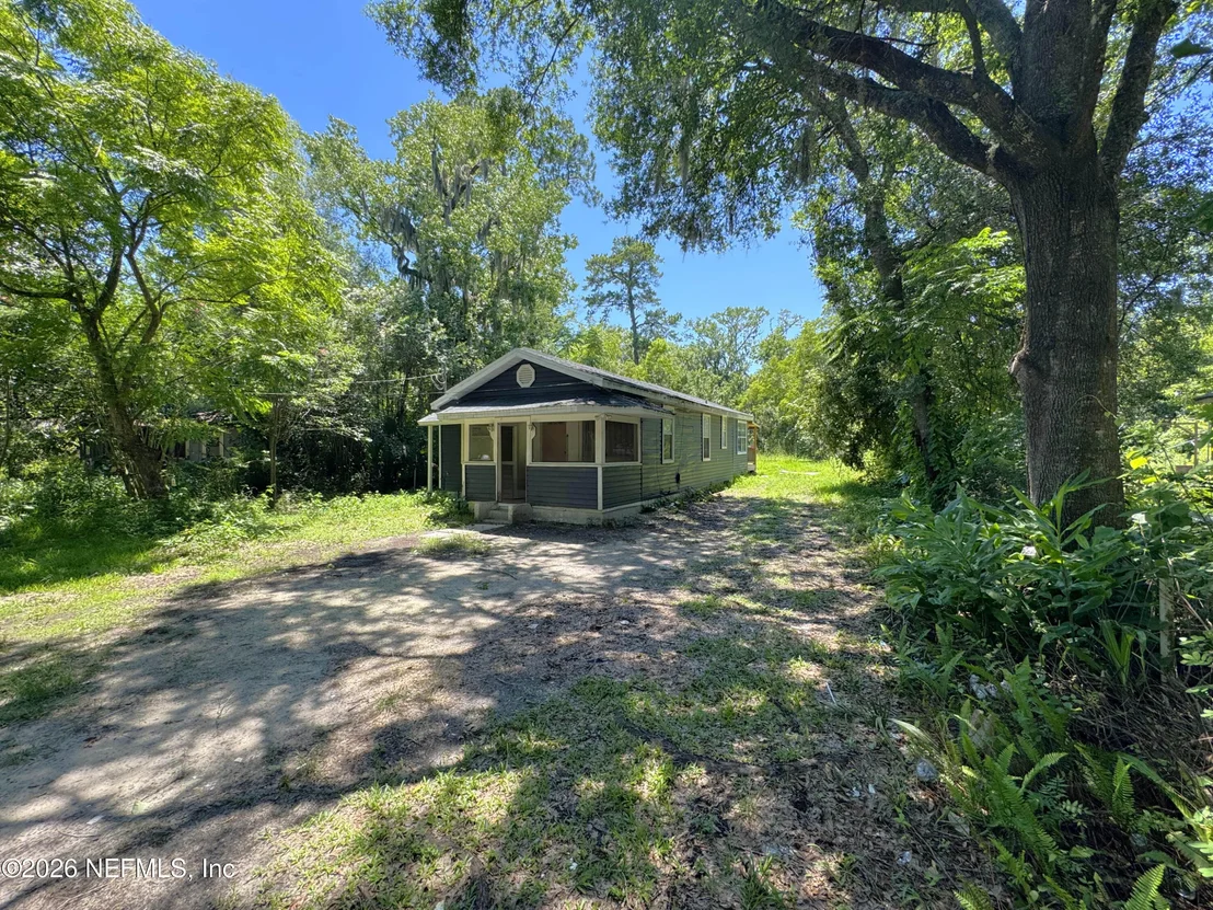 Photo of 1074 HOOD Avenue