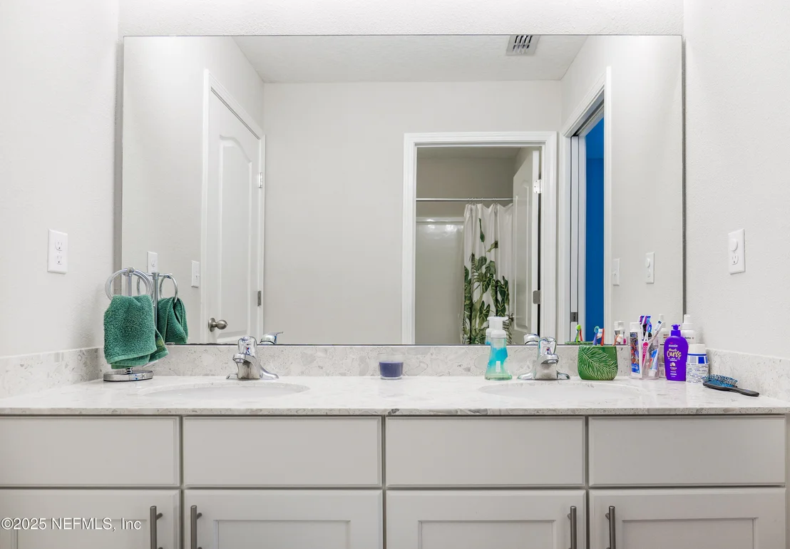 Photo of 310 CEDARSTONE Way