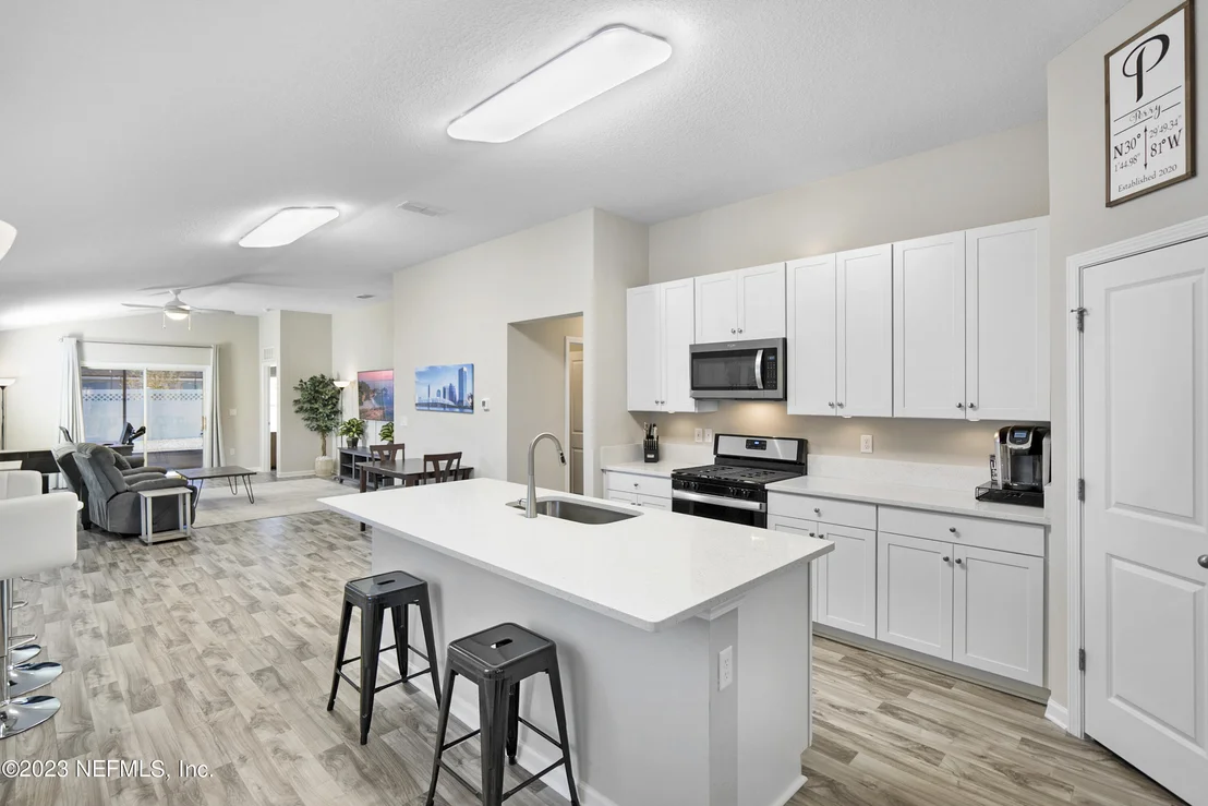 Photo of 121 MOORCROFT Way