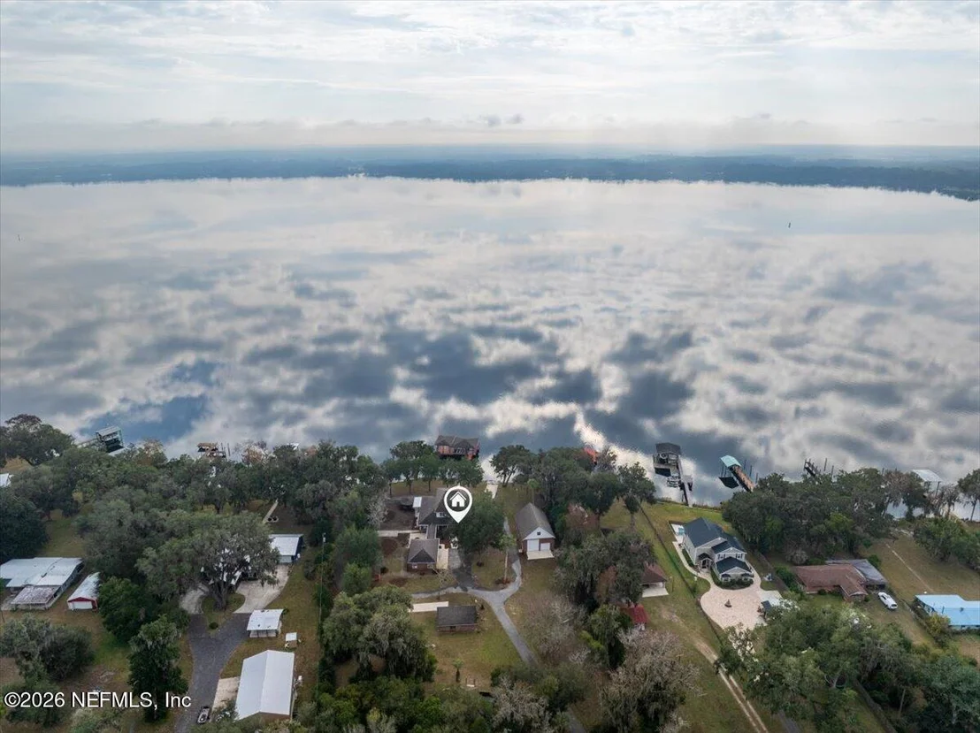 Photo of 533 W RIVER Road