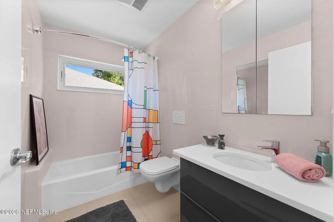 Photo of 132 BOTTLEBRUSH Drive