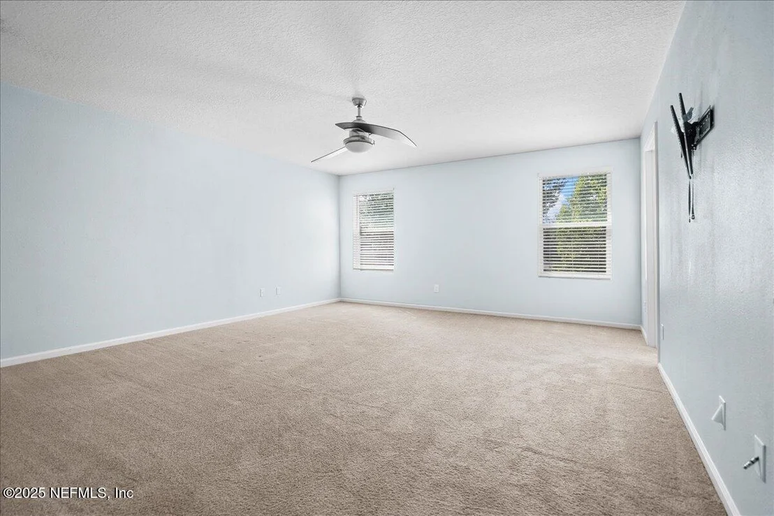Photo of 529 DEERCROFT Lane