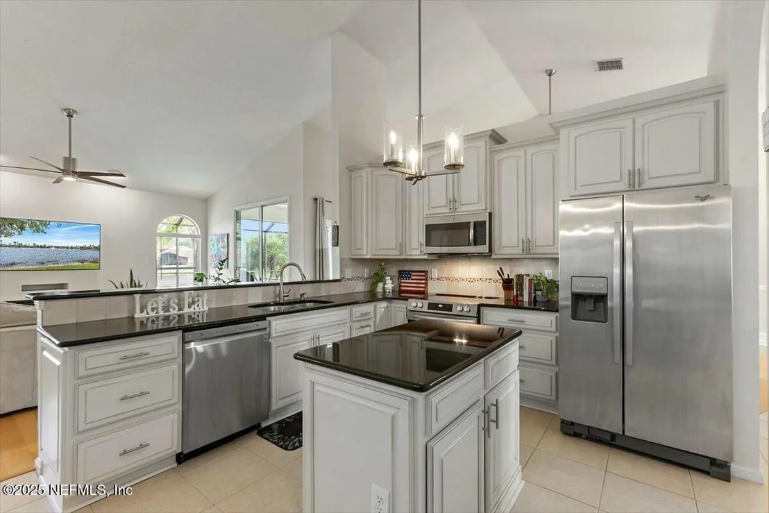 Photo of 1563 LAKE BEND Place