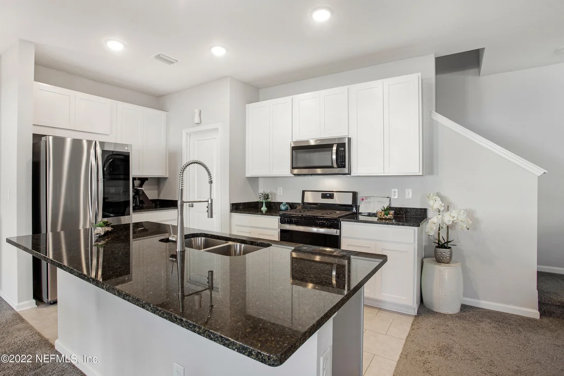 Photo of 429 NARROWLEAF Drive